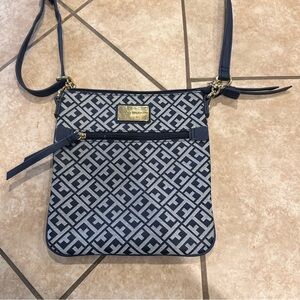 Tommy Hilfiger Crossbody